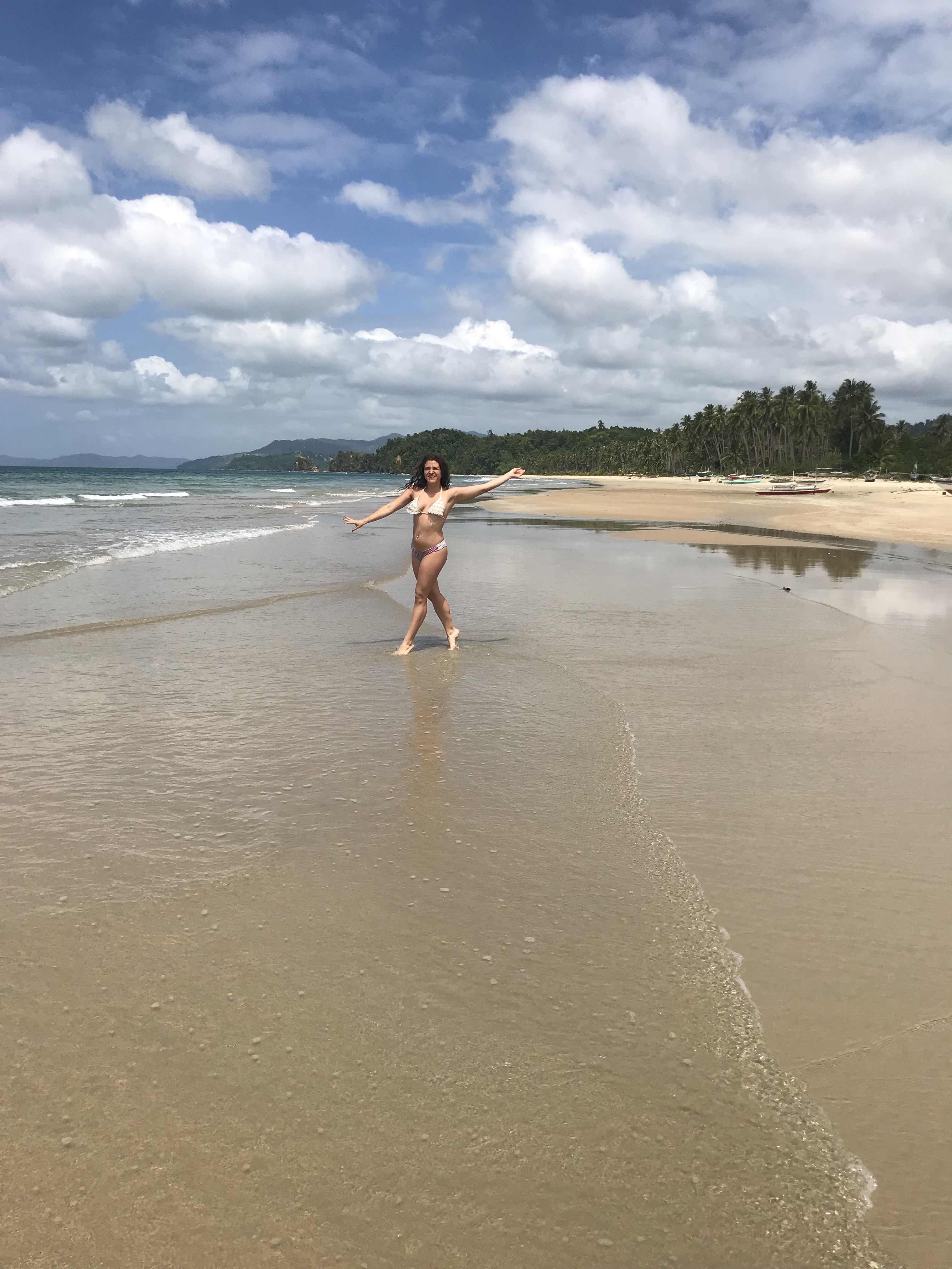 long-beach-san-vincente-palawan