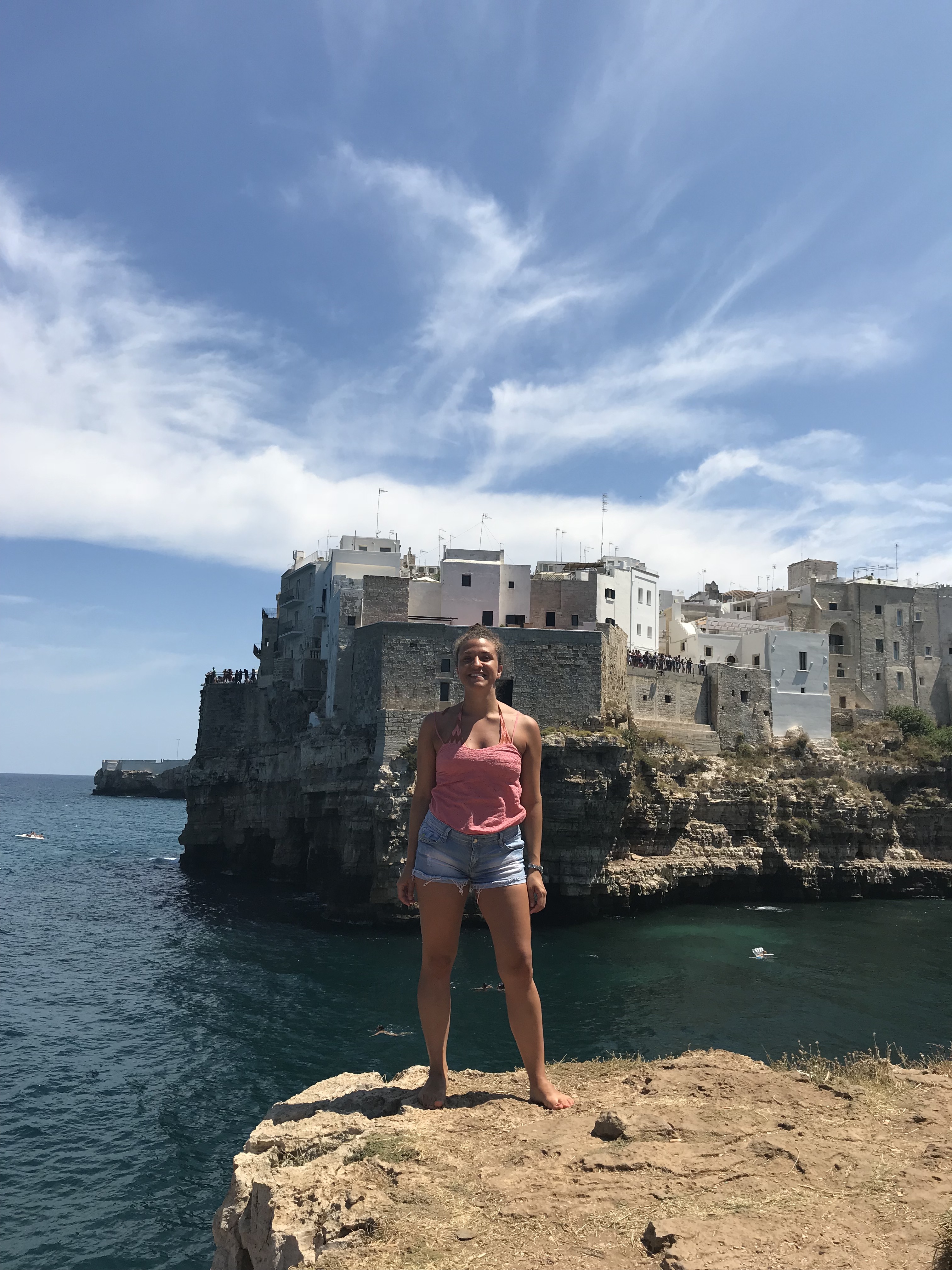 vista-centro-storico-polignano-a-mare-bari-puglia
