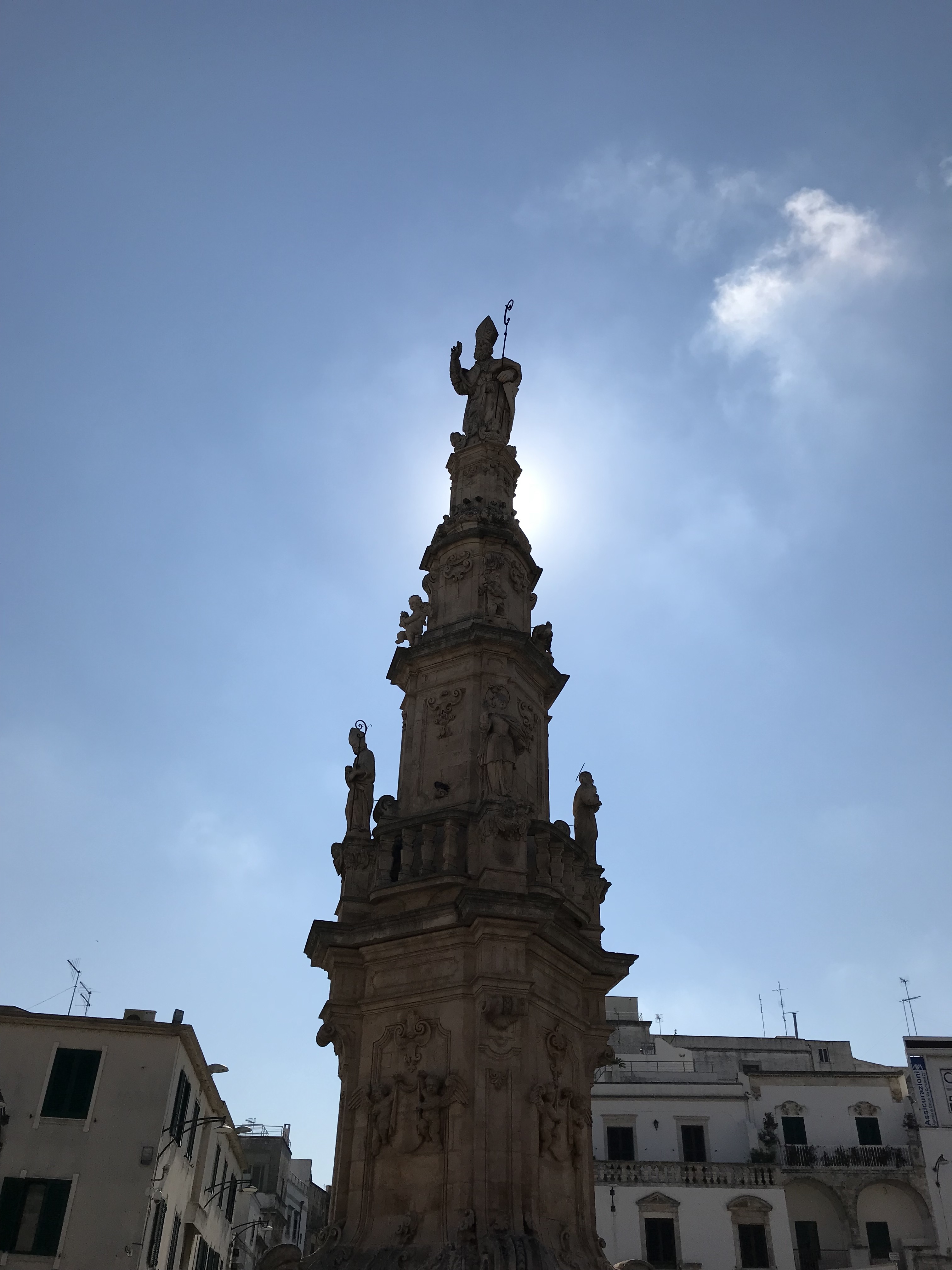 obelisco-sant-oronzo-ostuni-brindisi-puglia
