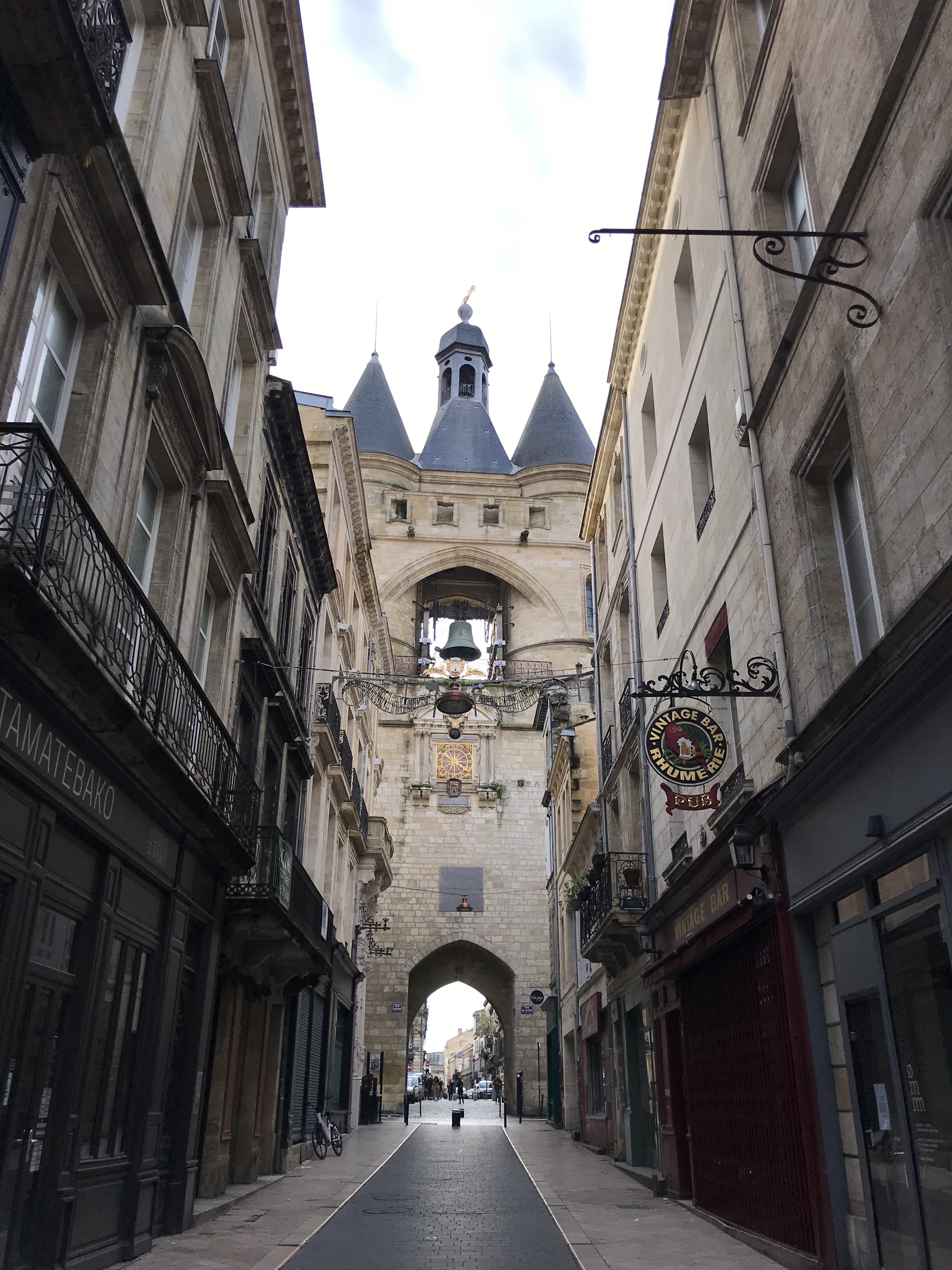 porte-grosse-cloche-bordeaux