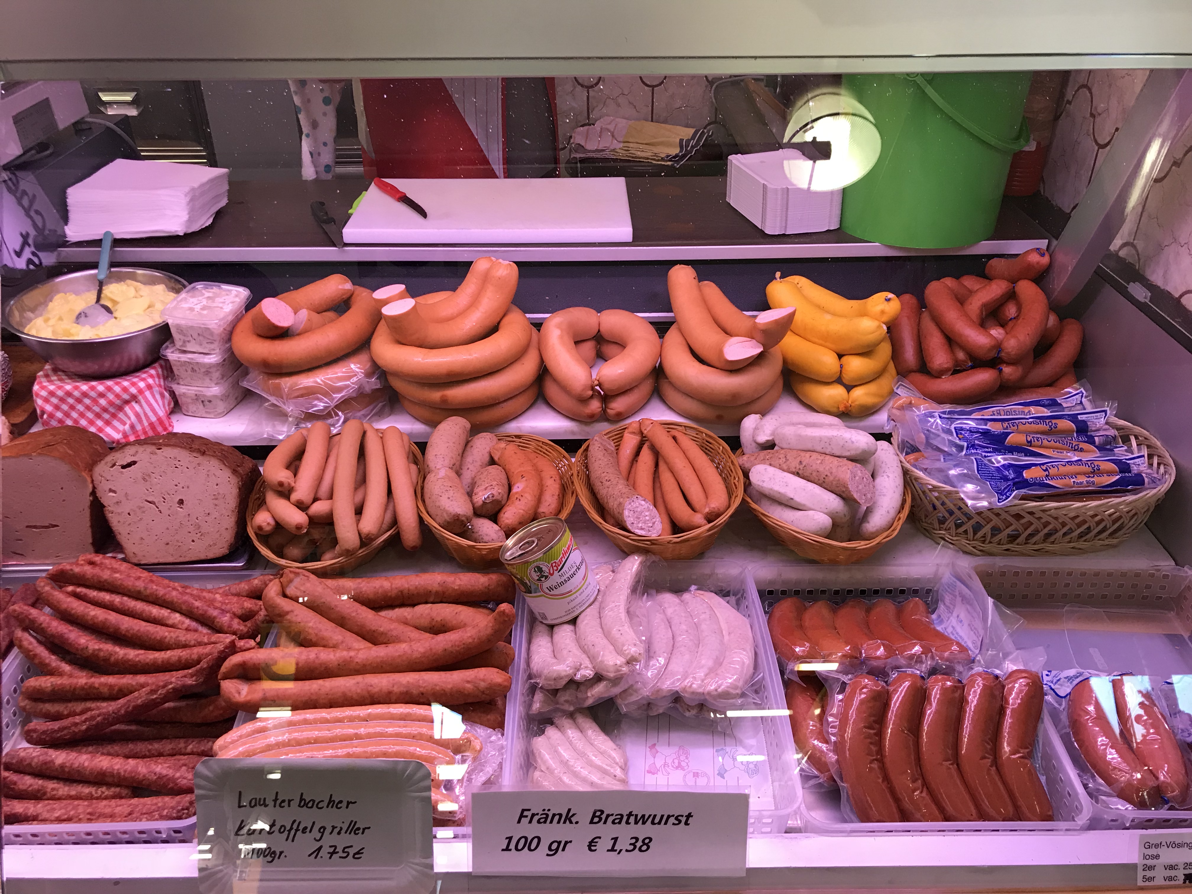 würstel-kleinmarkthalle-francoforte