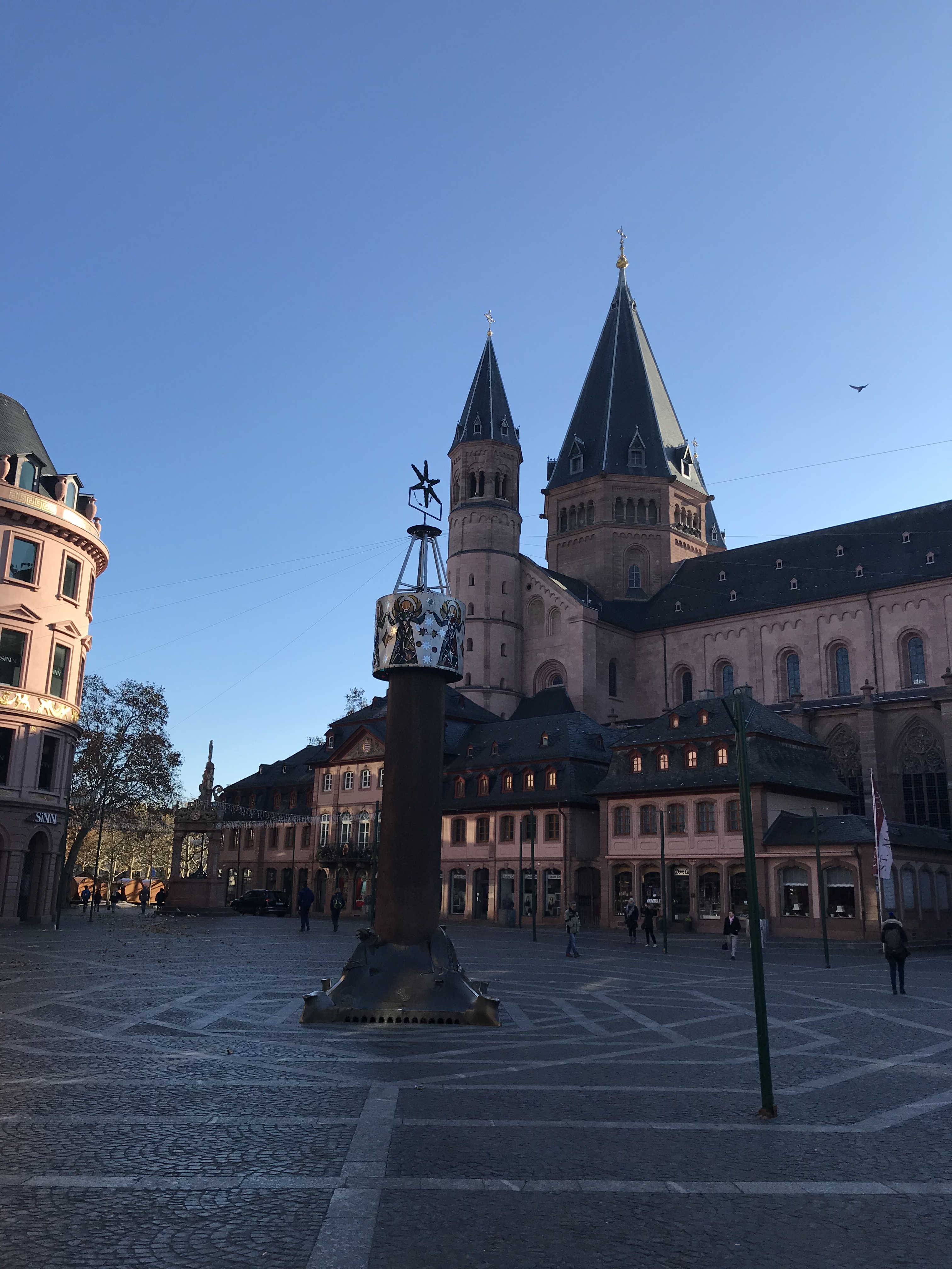 piazza-mercato-magonza