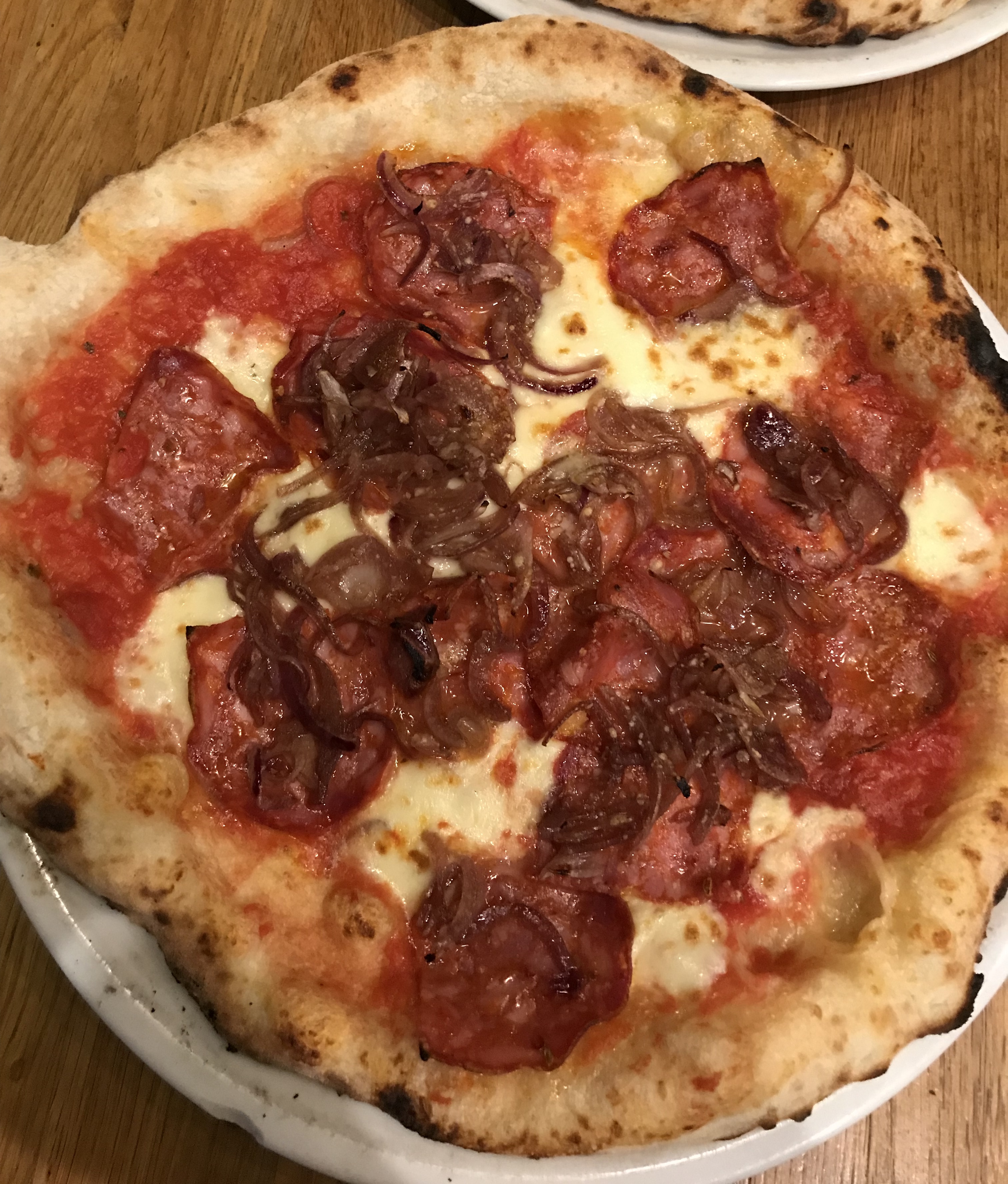 pizza-napoletana-pizzeria-montana-francoforte