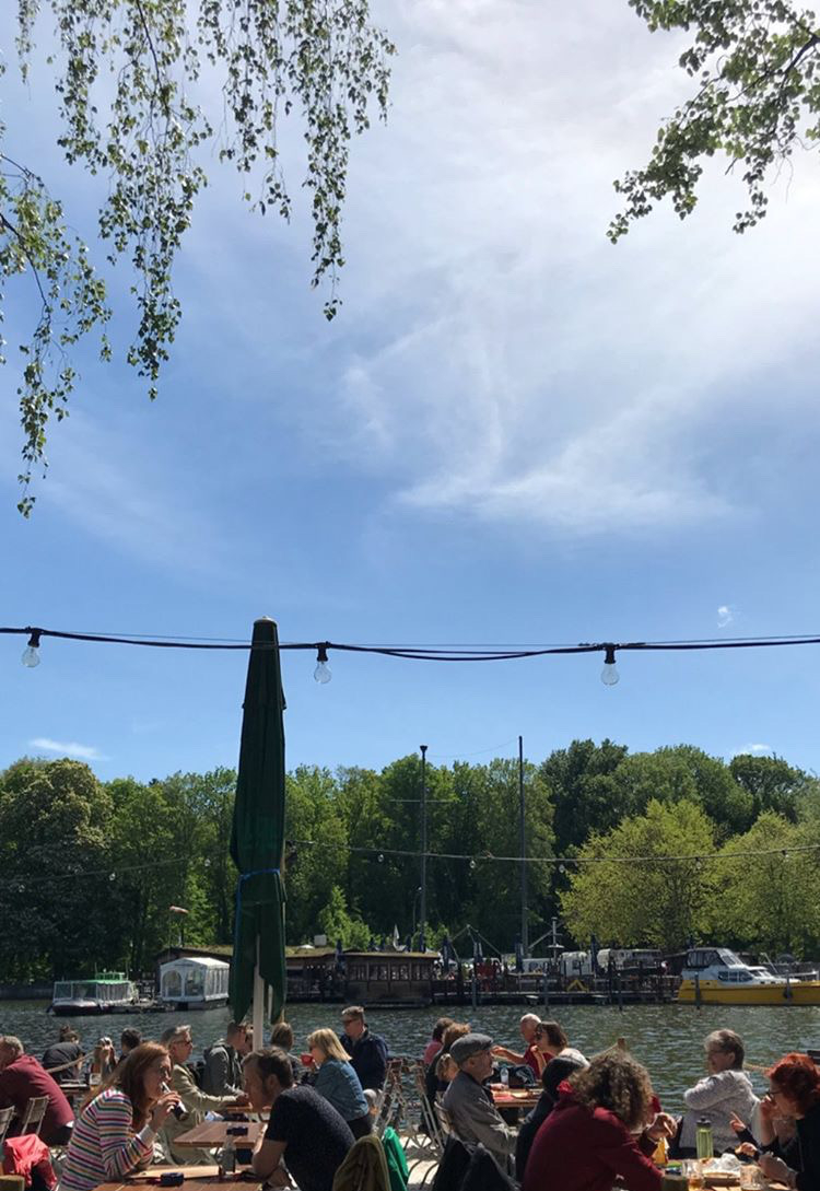 pausa-pranzo-insel-der-jugend-treptower-park-berlino