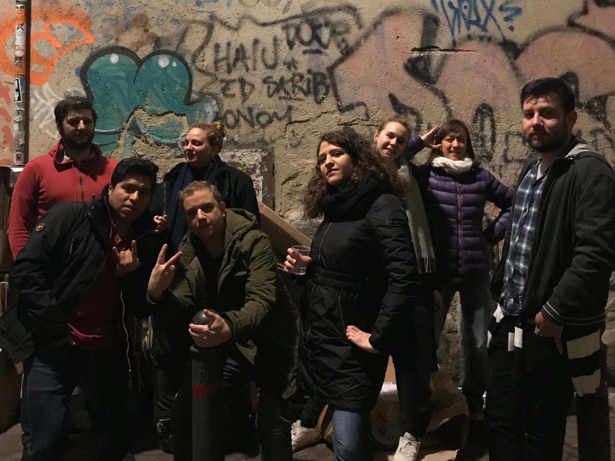 Amici in una foto di gruppo - Napoli, Italia