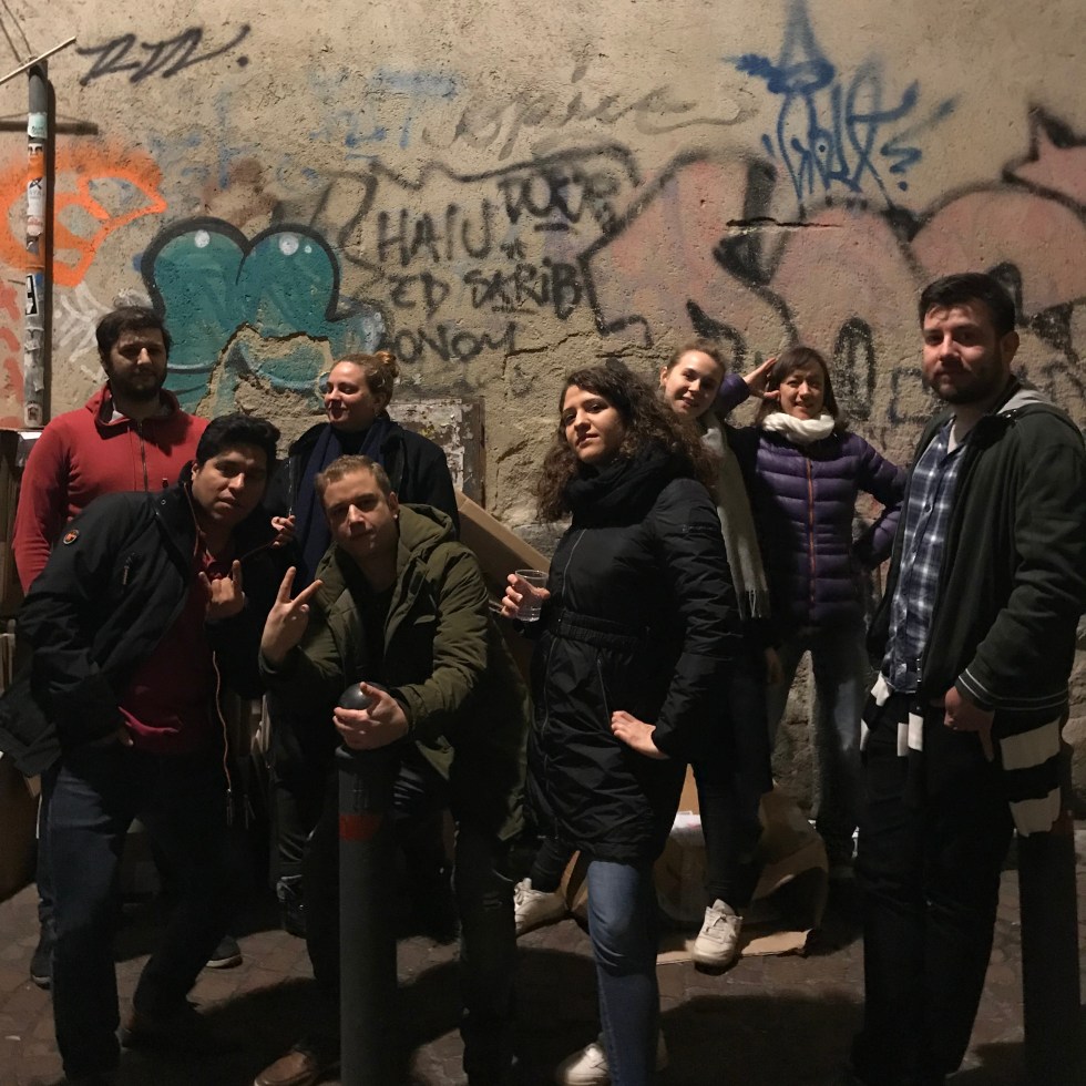 Amici in una foto di gruppo - Napoli, Italia