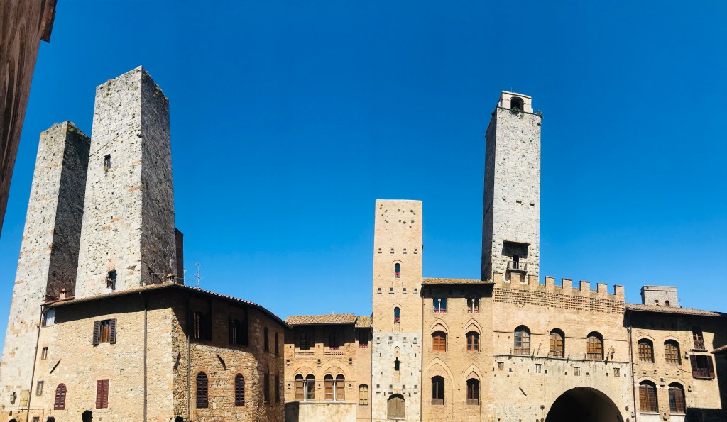 Le torri di San Gimignano, considerata la Manhattan del Medioevo - San Gimignano, Toscana, Italia