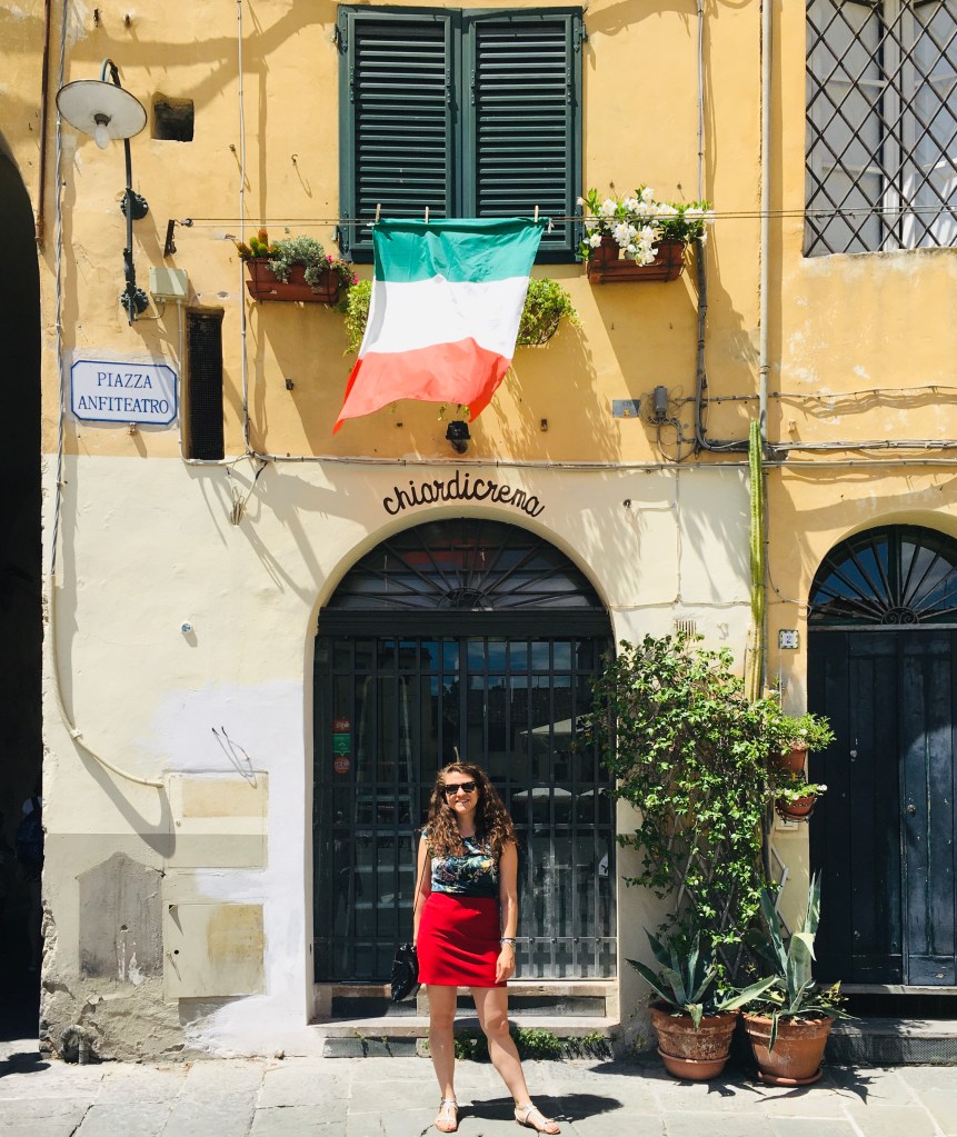 Uno degli angoli che più ho amato di Piazza dell'Anfiteatro - Lucca, Toscana, Italia