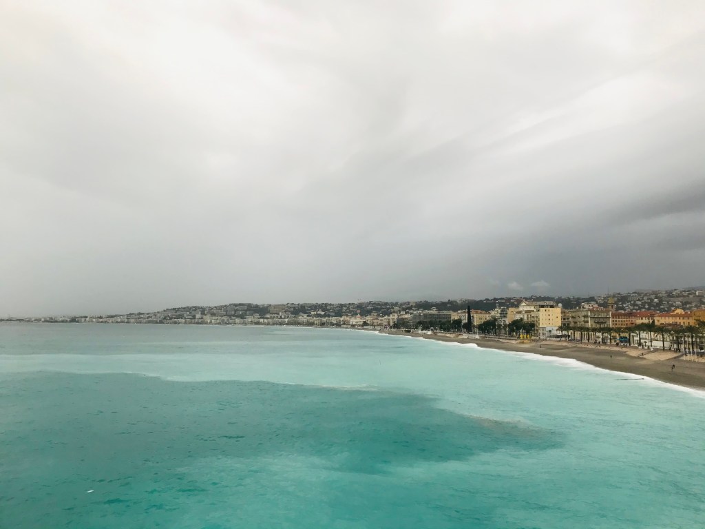 Il Mar Mediterraneo, splendido anche con il brutto tempo - Nizza, Costa Azzurra, Francia