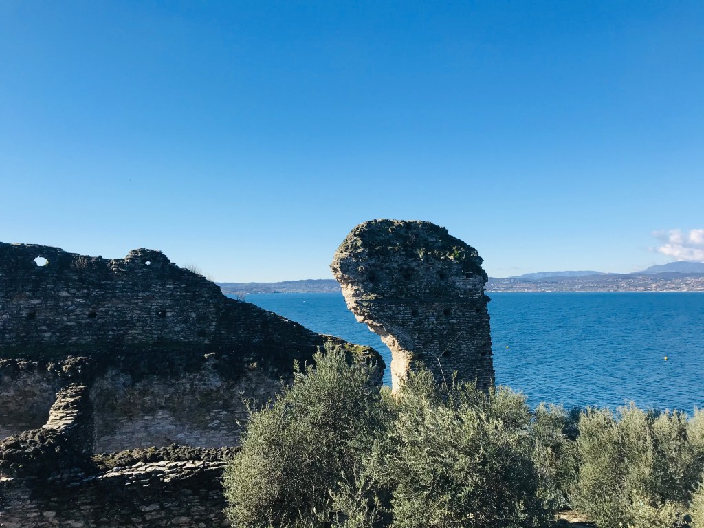 I resti della villa romana alle Grotte di Catullo - Sirmione, Brescia, Italia