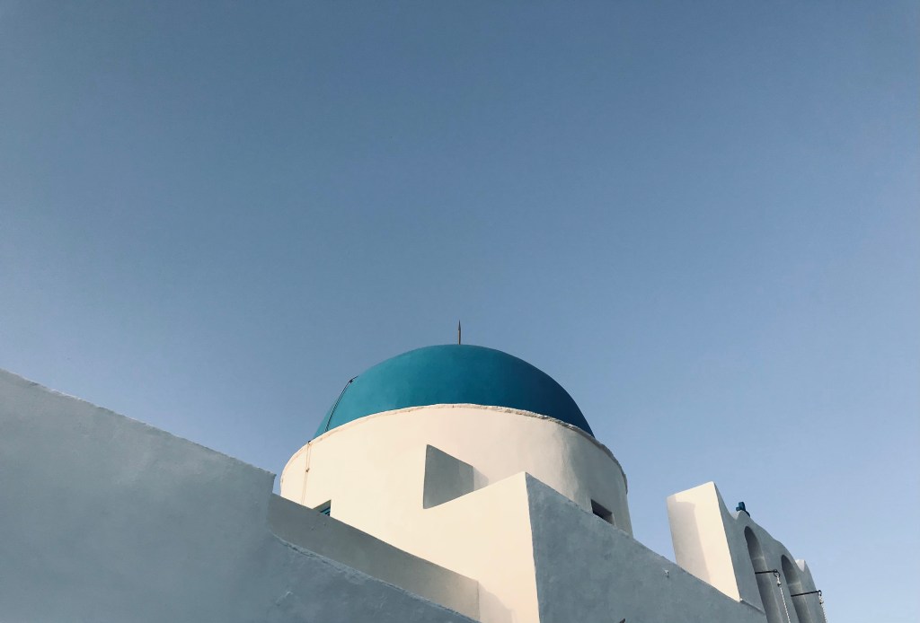 La cupola blu del Monastero Agios Symeon - Sifnos, Isole Cicladi, Grecia