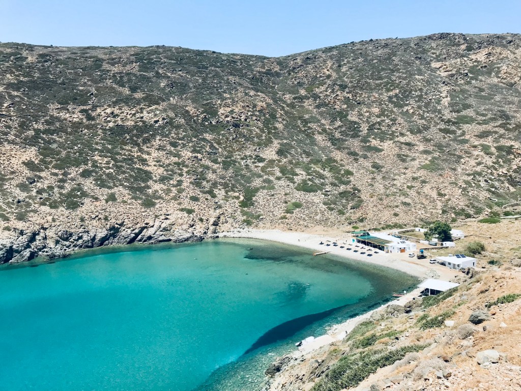 Il mare sensazionale della spiaggia Vroulidia - Sifnos, Isole Cicladi, Grecia