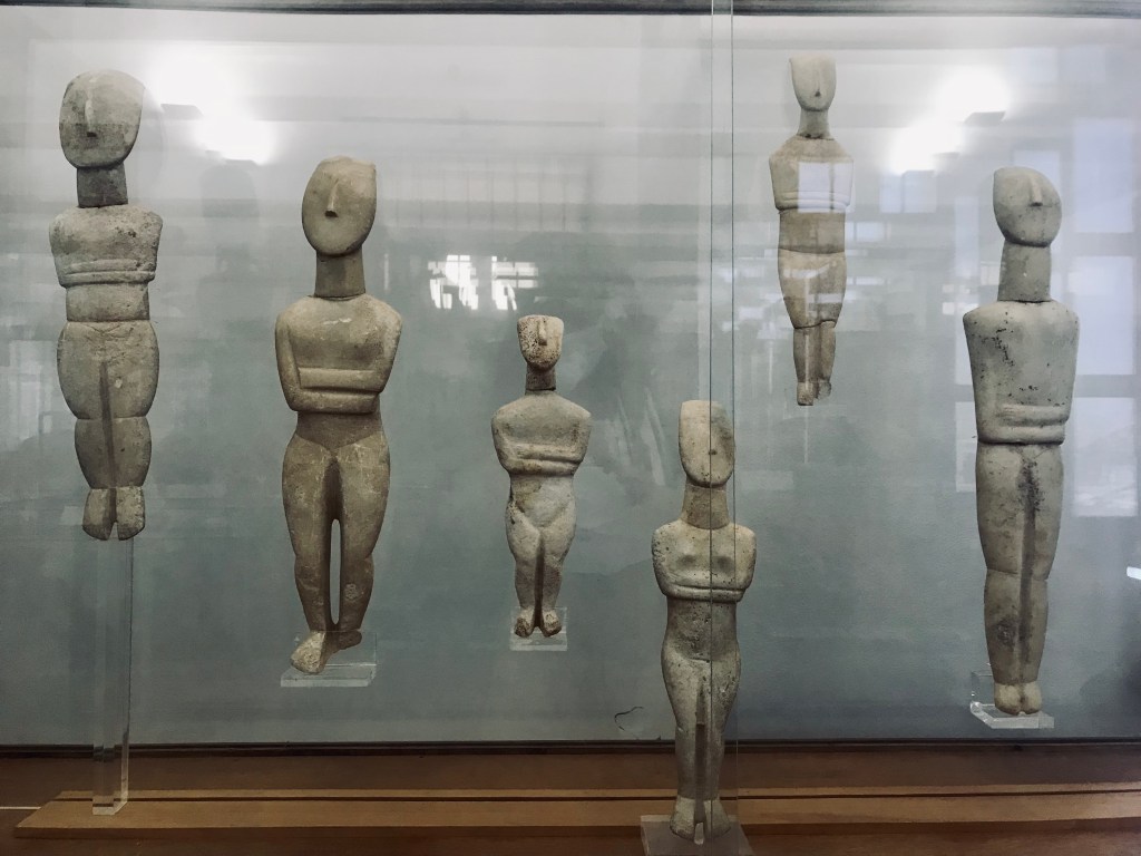Le figurine Cicladiche al Museo Archeologico - Naxos, Isole Cicladi, Grecia