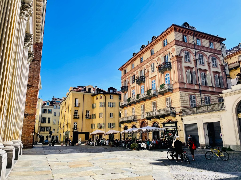 Piazza della Consolata fa da cornice a Al Cafè al bicerin