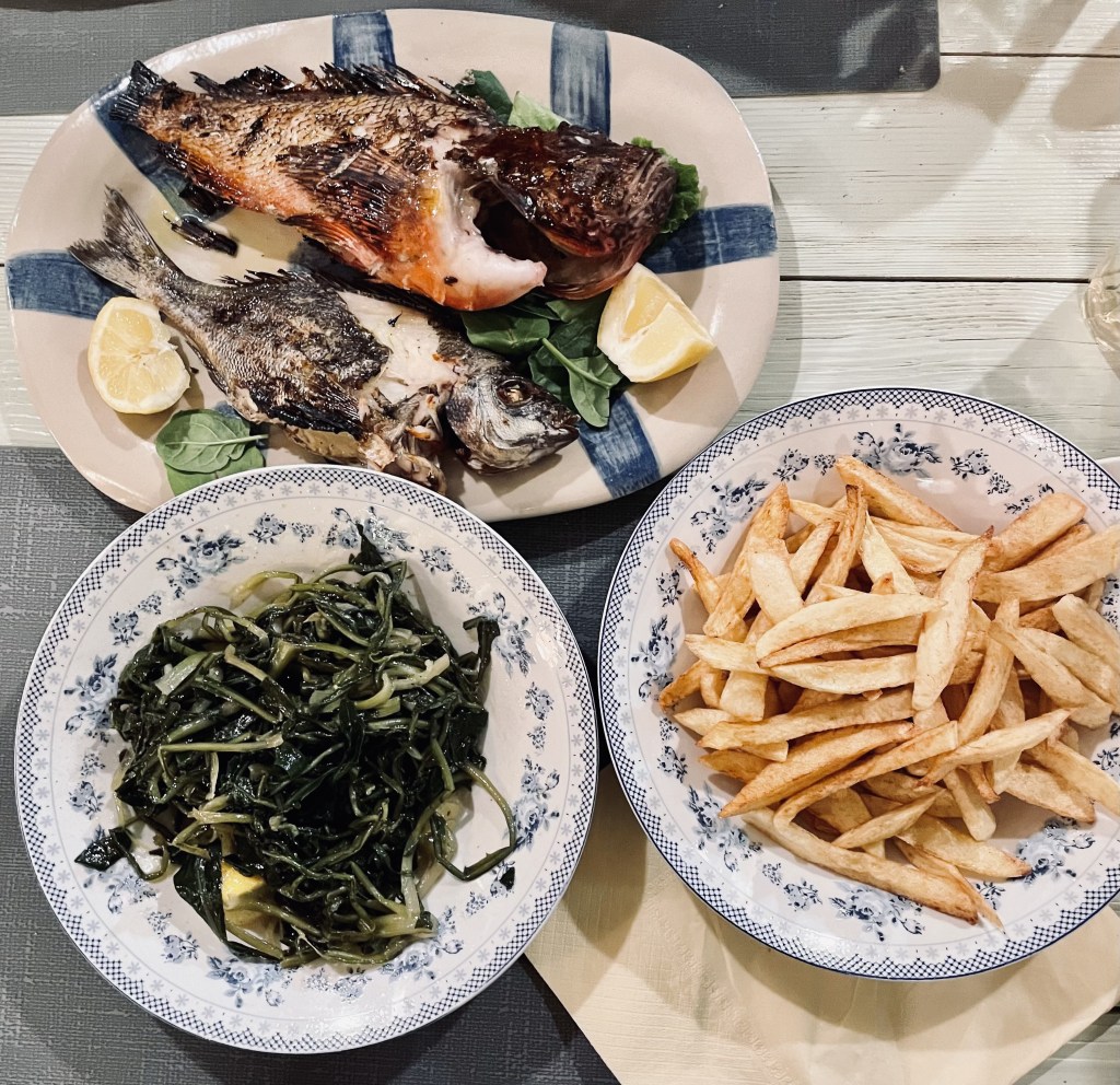 Cena da Taverna Marina, il mio ristorante preferito a Livadi - Serifos, Isole Cicladi, Grecia