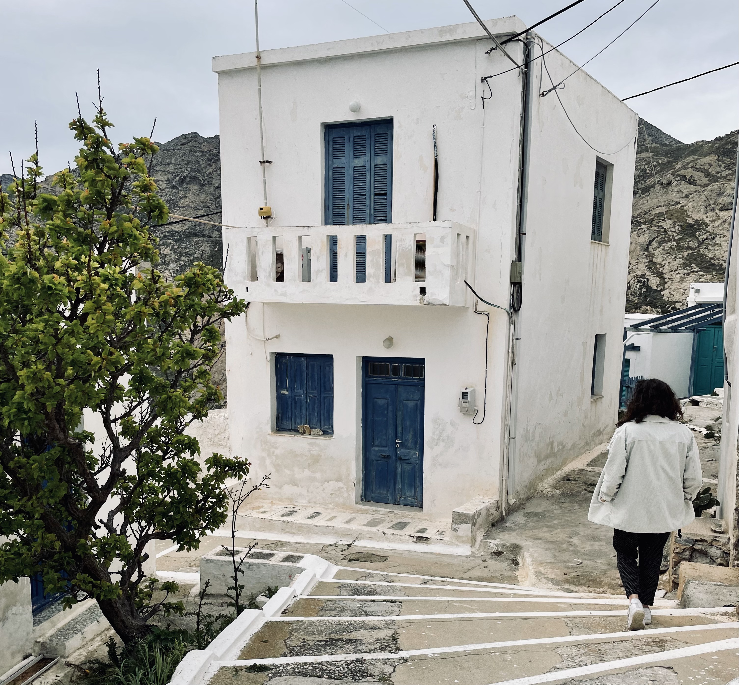 Camminando per le viuzze della Chora di Serifos, la più bella delle Cicladi - Serifos, Isole Cicladi, Grecia