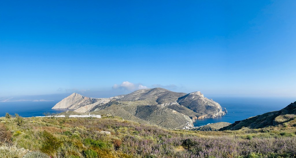 Gli splendidi scorci panoramici di Ano Merià - Folegandros, Isole Cicladi, Grecia