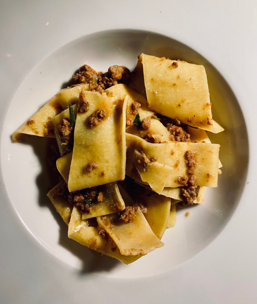 Primo piatto: pappardelle al ragù di cervo delle valli della Valcuvia all'Osteria D'Alberto di Brissago Valtravaglia