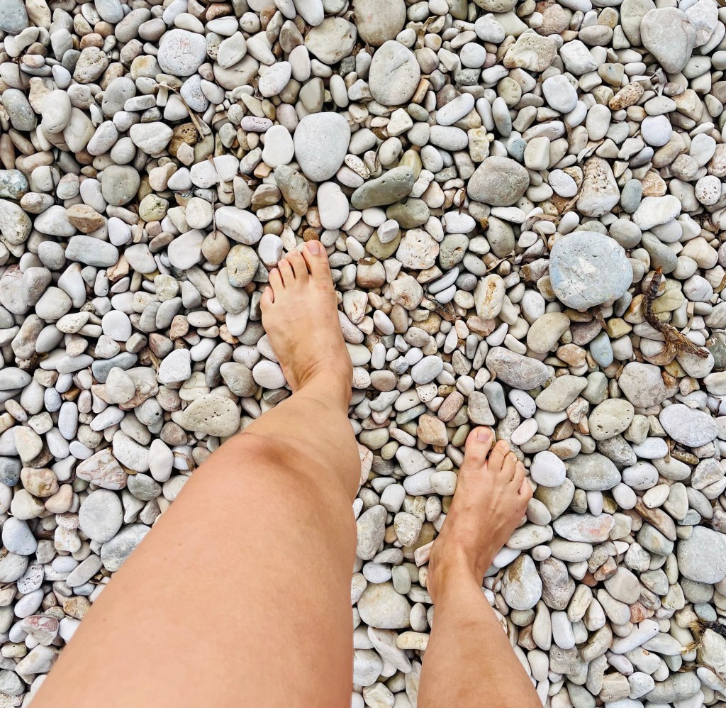 A Cala Faraglione si trovano bellissime ciottoli bianchi - Levanzo, Isole Egadi, Italia