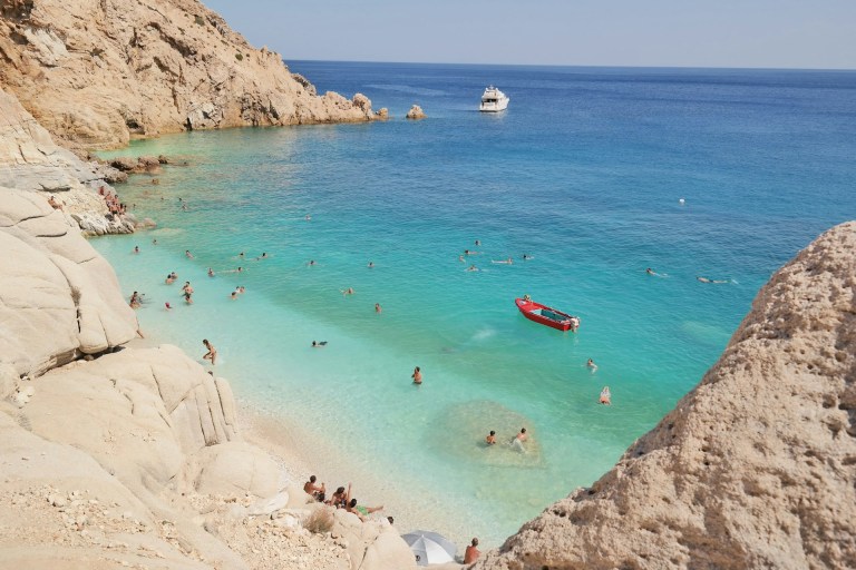 Una spiaggia di Ikaria, Grecia